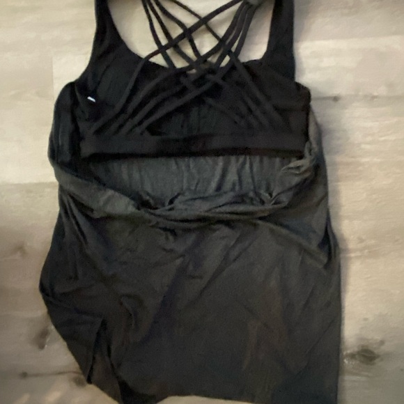 Lululemon Free To Be Wild 2 in 1 Bra Tank Top Size 6 - Picture 3 of 6
